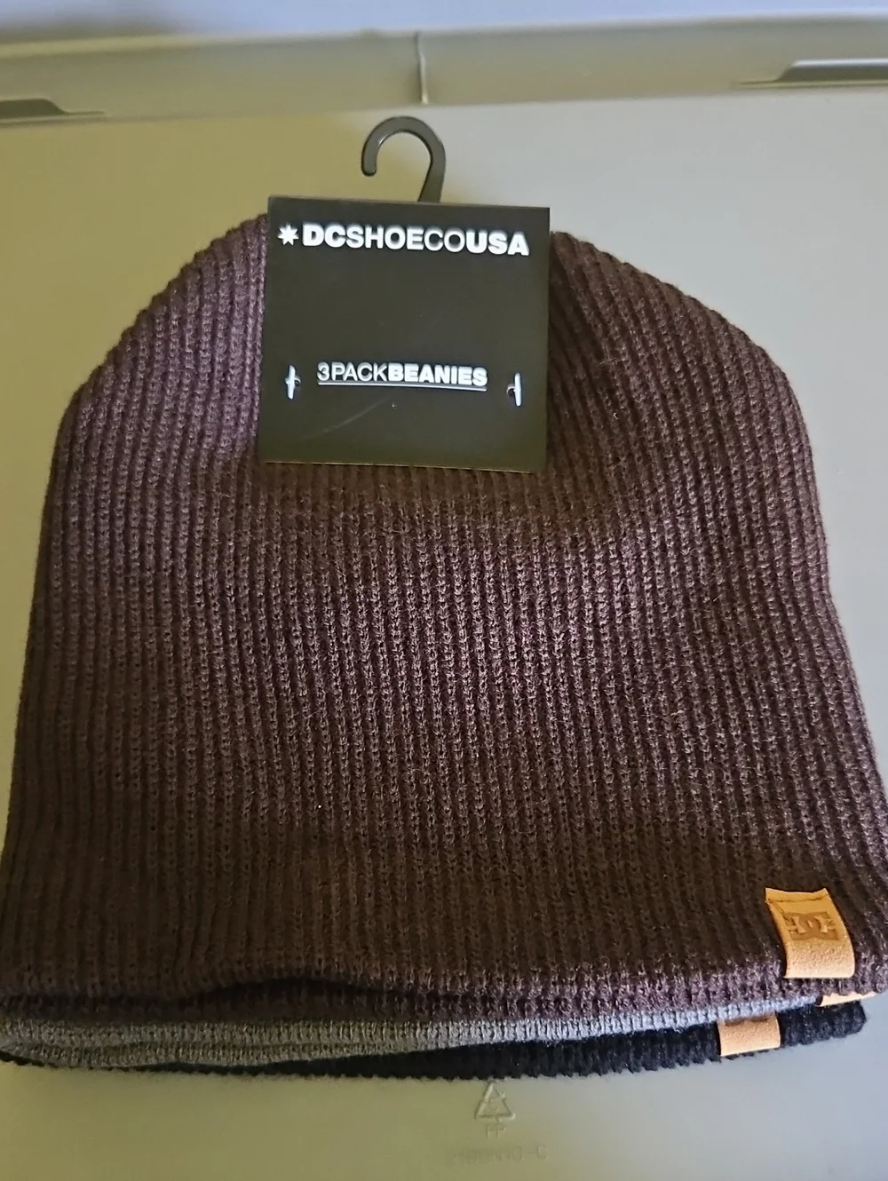 DC SHOE CO USA 3 PACK HATS: BROWN/GRAY/BLACK: NEW WITH TAGS: ONE SIZE FITS MOST